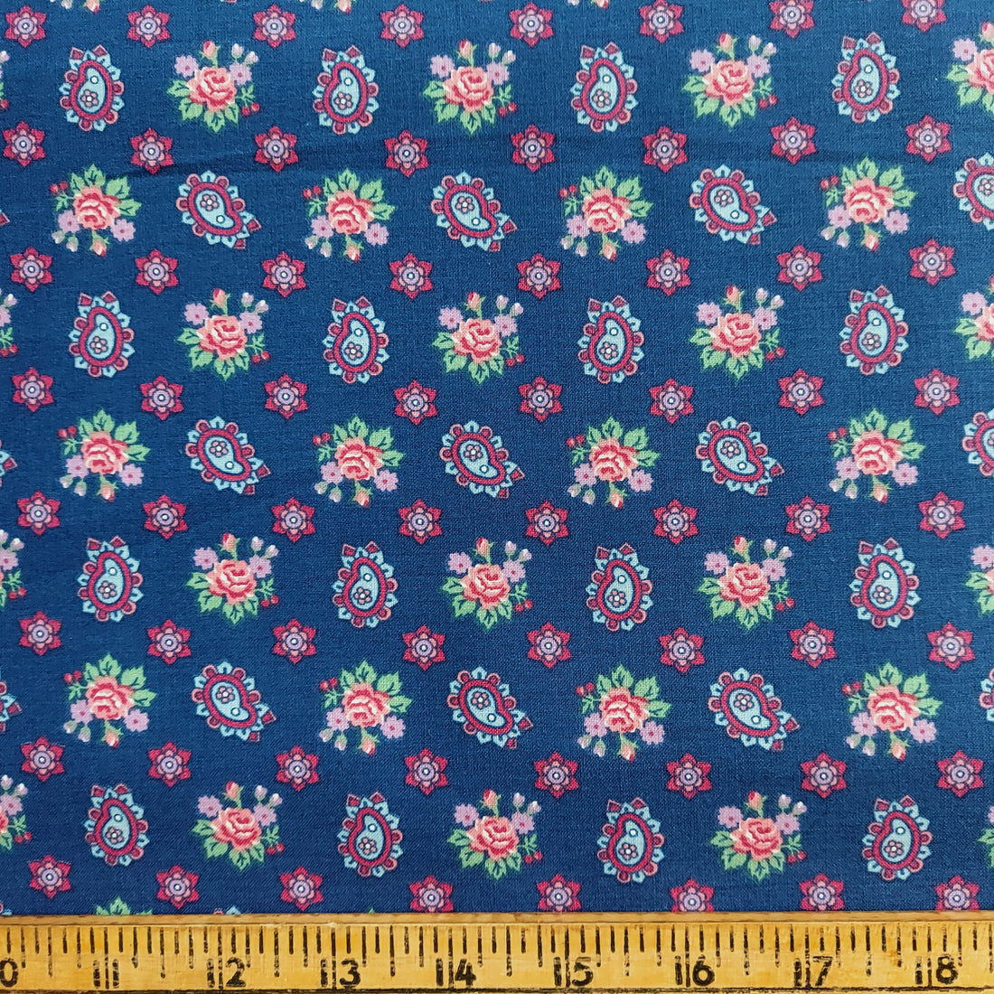 Fabric Country Paisley Rose Navy