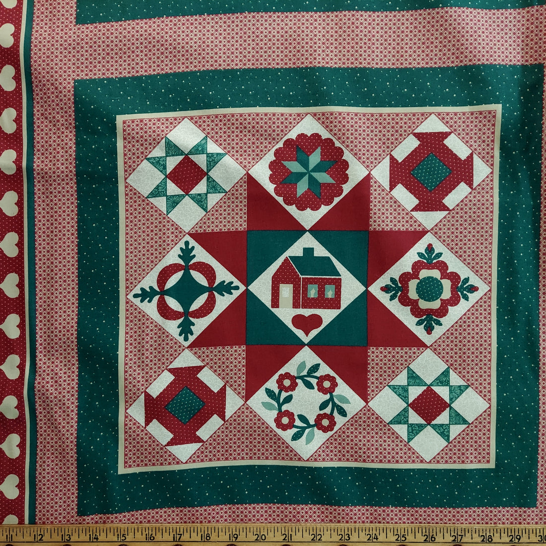 Fabric Traditions Quilt & Co Cheater Quilt 1734 Red Green