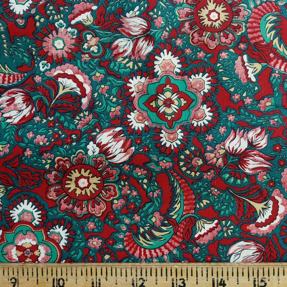 P & B Textiles Green Paisley Flowers Red